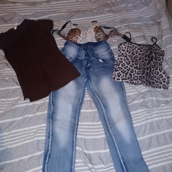 Outfit - Picture 1 of 4